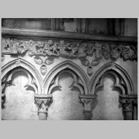 Bas-relief du pourtour du choeur, Photo Deneux, Henri, culture.gouv.fr.jpg